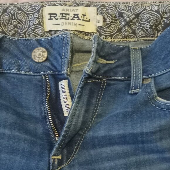Ariat mid rise bootcut jeans - Picture 2 of 8